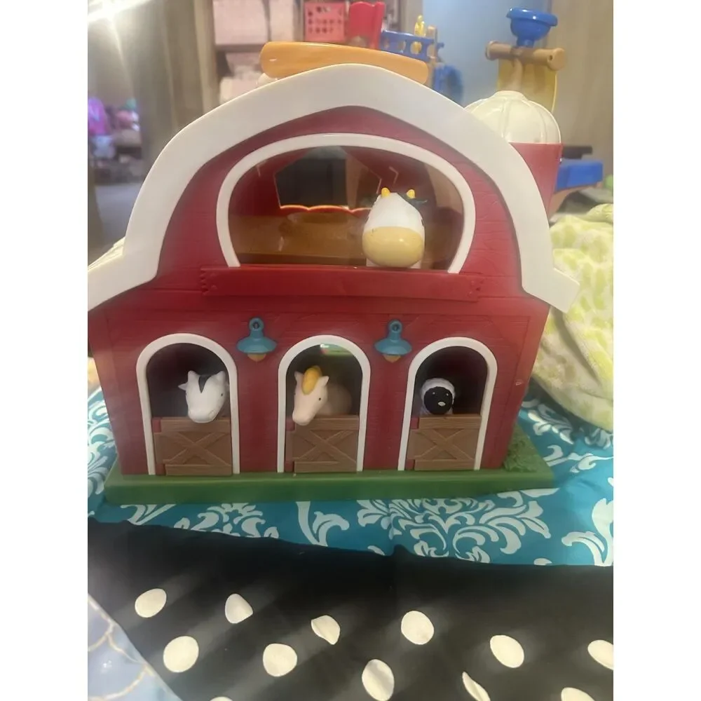 Battat Big Red Barn Animal Farm Playset with Figures – Toddler Toy